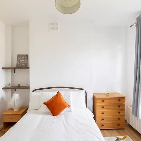 Large, Bright And Spacious 3 Bed Flat In London Exteriör bild
