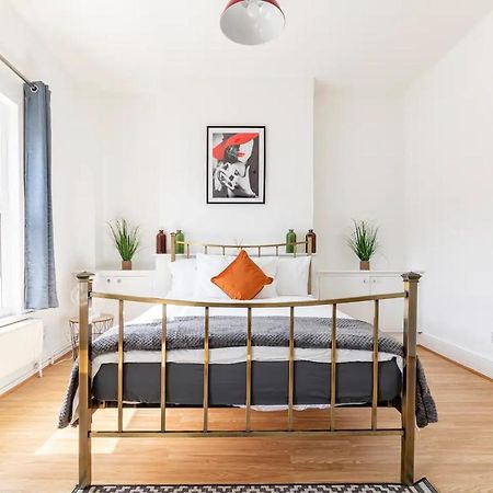 Large, Bright And Spacious 3 Bed Flat In London Exteriör bild