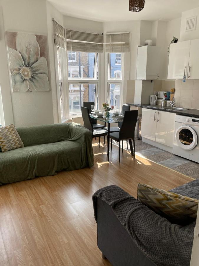 Large, Bright And Spacious 3 Bed Flat In London Exteriör bild
