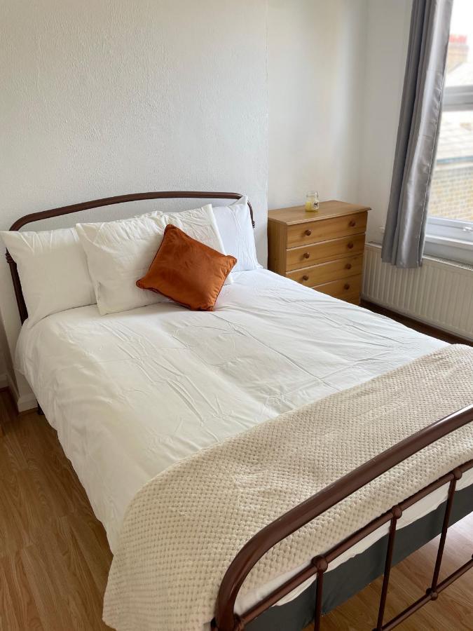 Large, Bright And Spacious 3 Bed Flat In London Exteriör bild